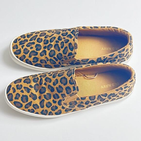Old Navy Women's  Slip On Canvas Animal Print Style Sneakers Sz 8 - Picture 1 of 9
